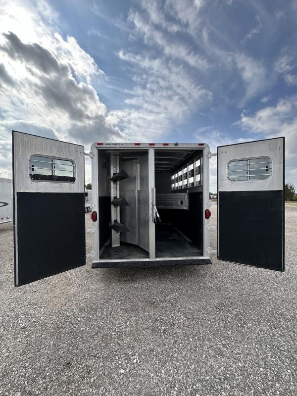 2000 Featherlite 3-Horse Gooseneck Trailer with Dressing Room