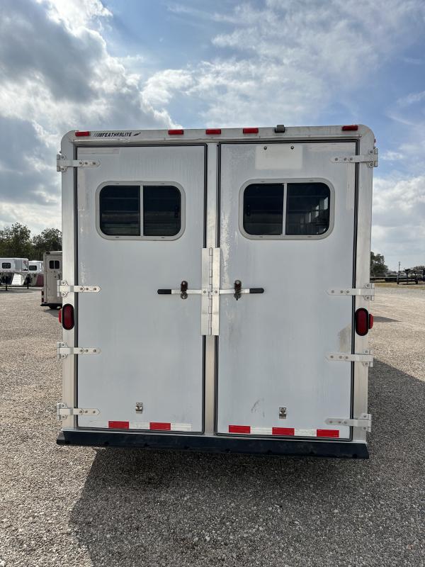 2000 Featherlite 3-Horse Gooseneck Trailer with Dressing Room