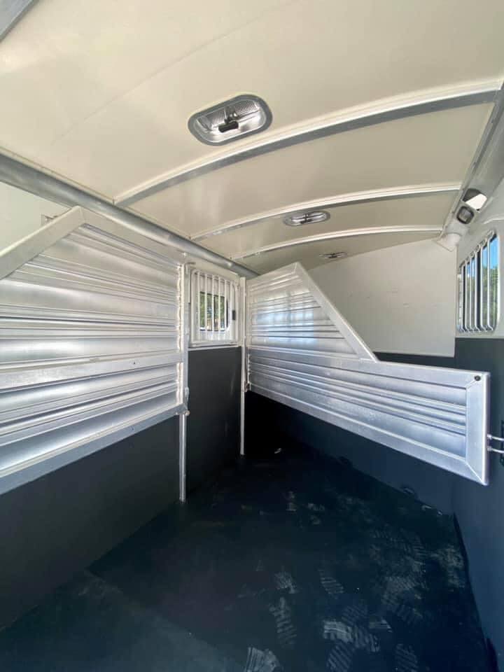 2011 Cimarron 3-Horse Bumper Pull Trailer