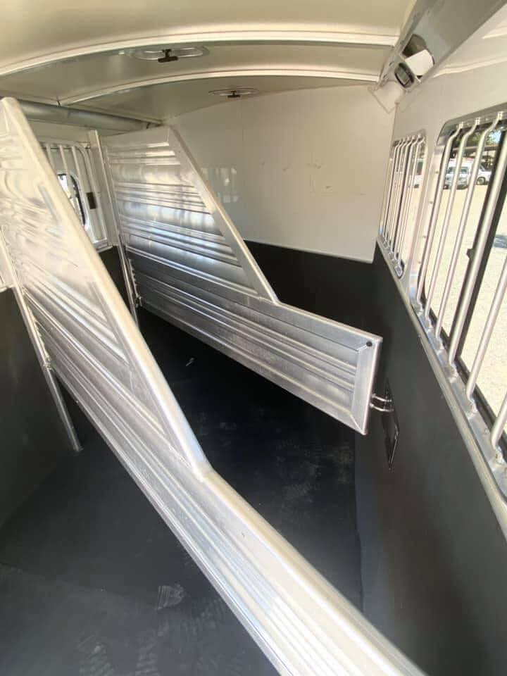 2011 Cimarron 3-Horse Bumper Pull Trailer