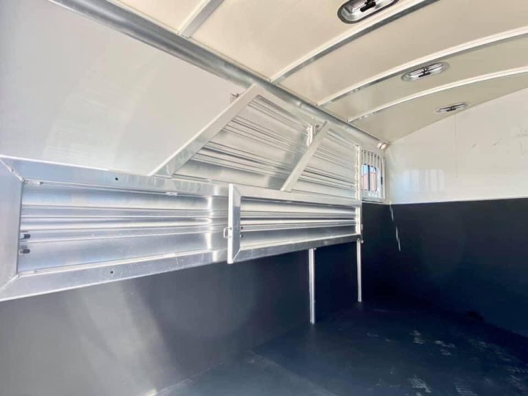2011 Cimarron 3-Horse Bumper Pull Trailer