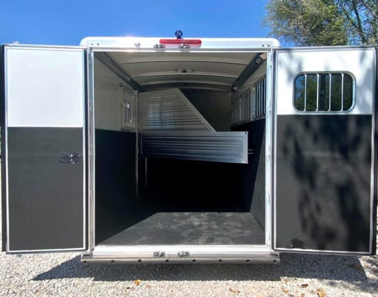 2011 Cimarron 3-Horse Bumper Pull Trailer