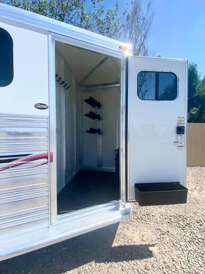 2011 Cimarron 3-Horse Bumper Pull Trailer